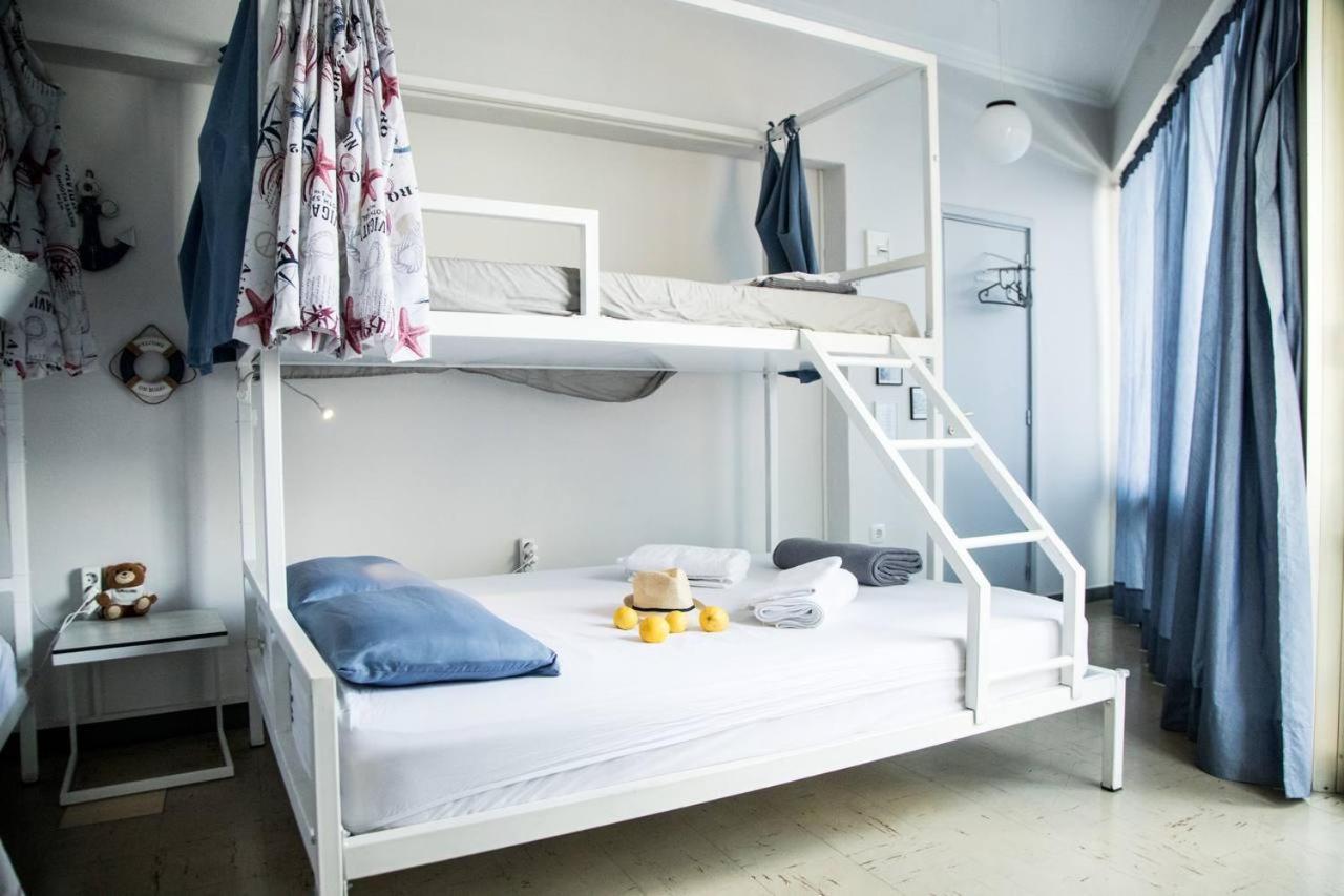 Albergue Let Me Take My Bunk Bed Atenas Exterior foto
